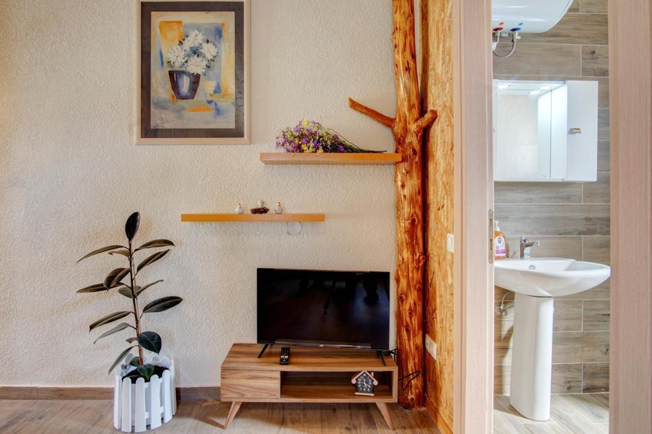 Villa Terezina Wood House à Kanakádes Extérieur photo